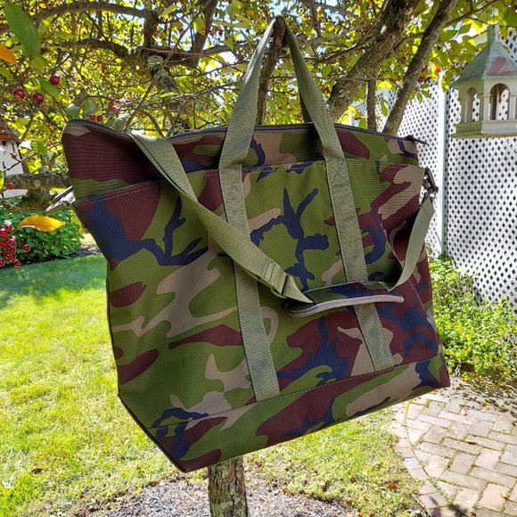 LL Bean Camo Adventure Large Duffle Bag Hunting Weekender Vacation Getaway Tote - Picture 2 of 14